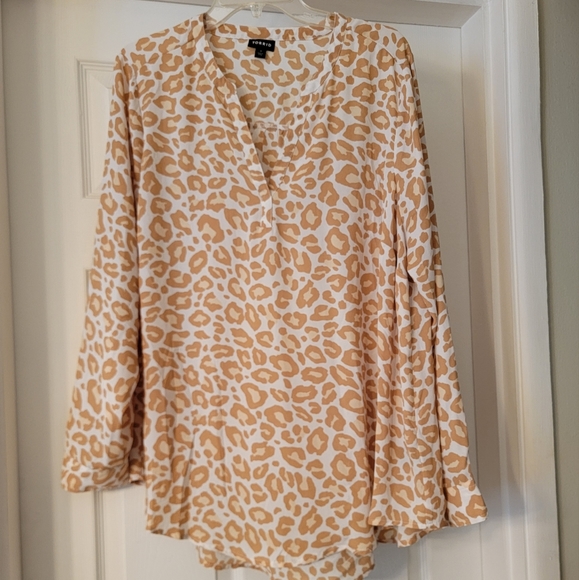 Torrid White Leopard Georgette Top - Picture 1 of 4